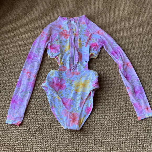 Love Shake Fancy x Hurley one piece swimsuit NWT - Picture 9 of 16